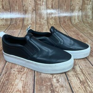 Divided H&M Woman  black and white sneakers size 7